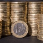 augmentation SMIC tas de pièces